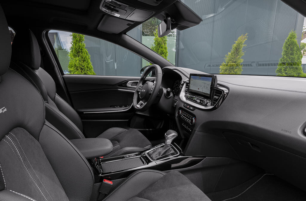kia-xceed-my22-ice-gt-line-celadon-green-metallic-interior-digital-1920x1080-2